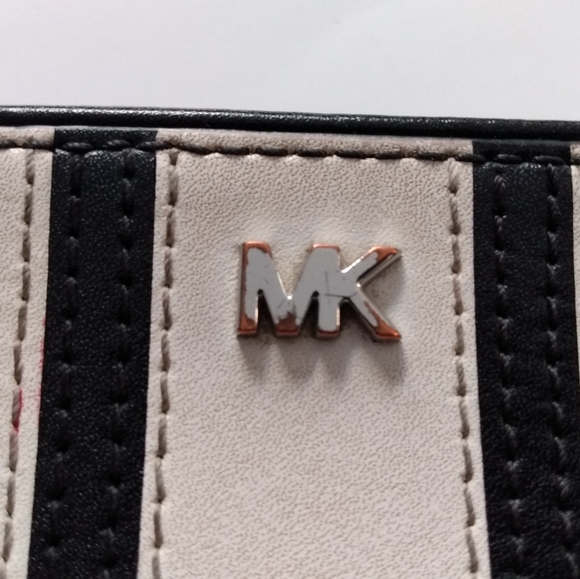 Michael Kors Bag - Picture 8 of 12